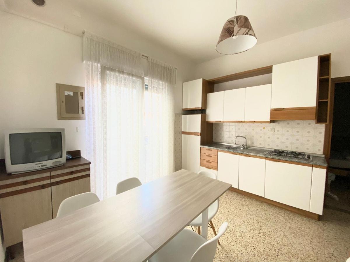 Euroresidence - Piazza Mazzini- 30 Mt Dal Mare - Immobil Relax Lido di Jesolo Ngoại thất bức ảnh